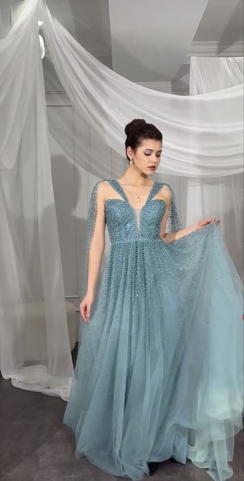 Продаю платье вечерняя.