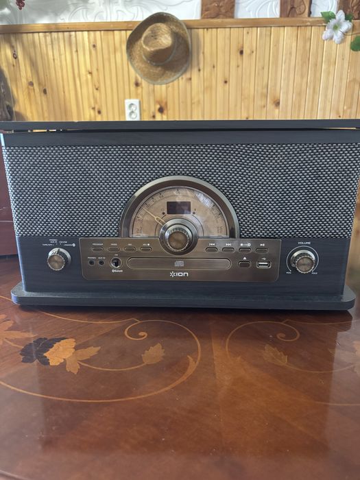 Ретро радио с грамофон