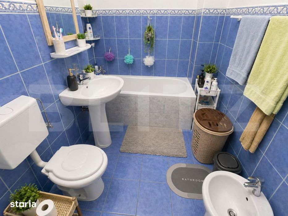 Apartament 4 camere, decomandat, etaj intermediar, Baciu