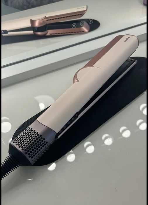 ПРОДАМ Dyson airstrait