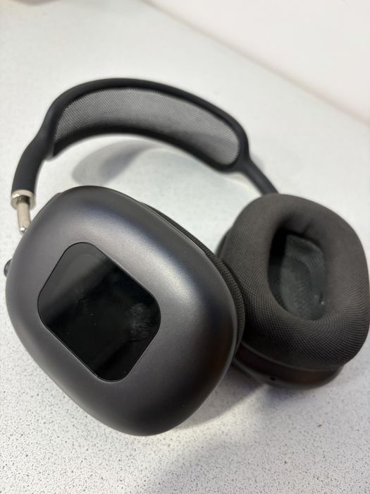 AirPods Max lux.