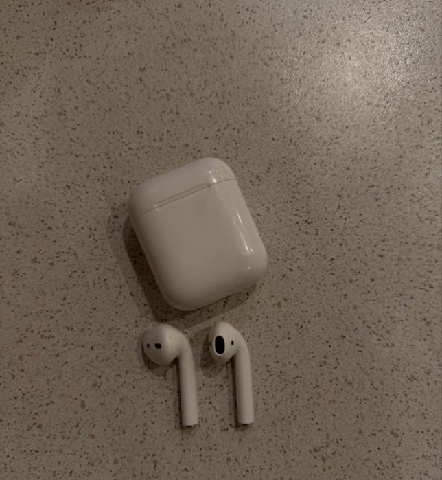 Продам Airpods 2