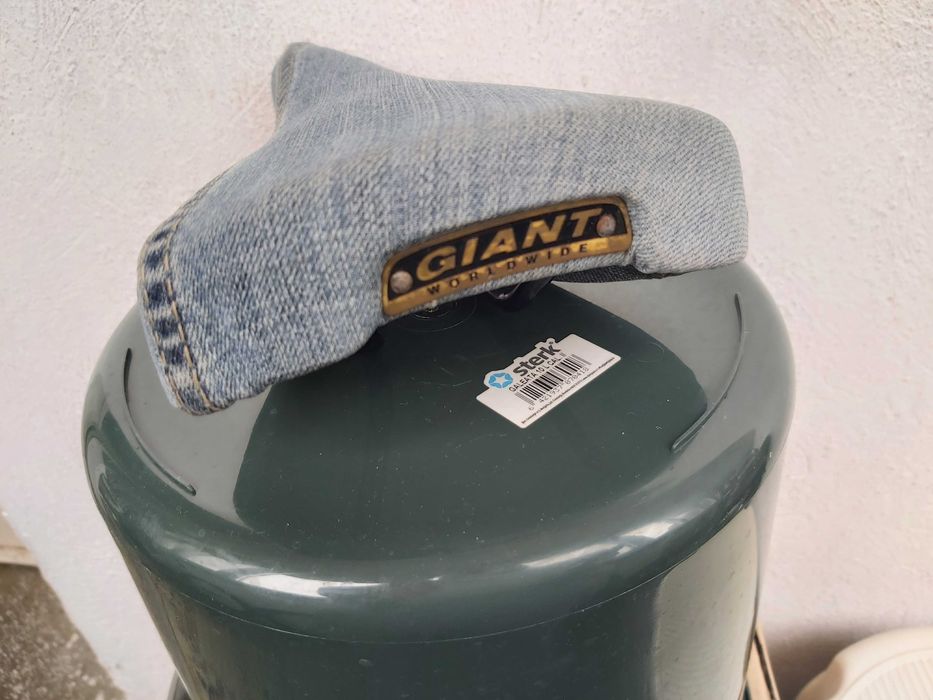 Sa de bicicleta Giant WorldWide (retapitata modern)