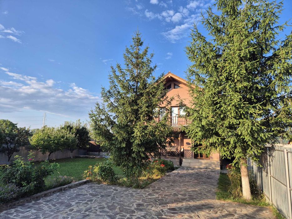 PROPRIETAR - vând casă în Hemeiuș,  148 mp utili | teren 450 mp