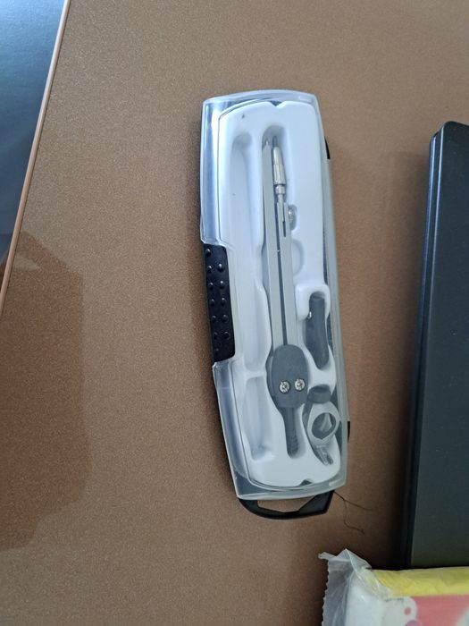 Школьный циркуль Maped