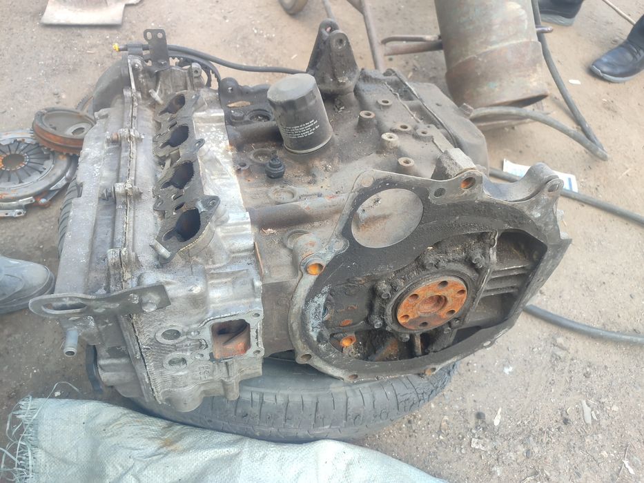 Продается мотор от мазды