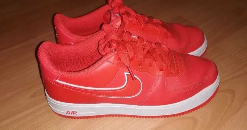 Nike Air Force Low LV8 Picante Red