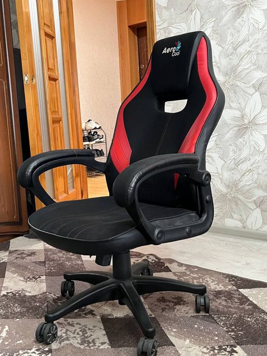 Продам геймерсоке кресло