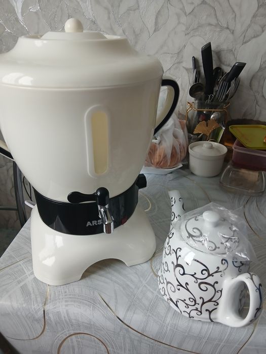 Электросамовар новый.