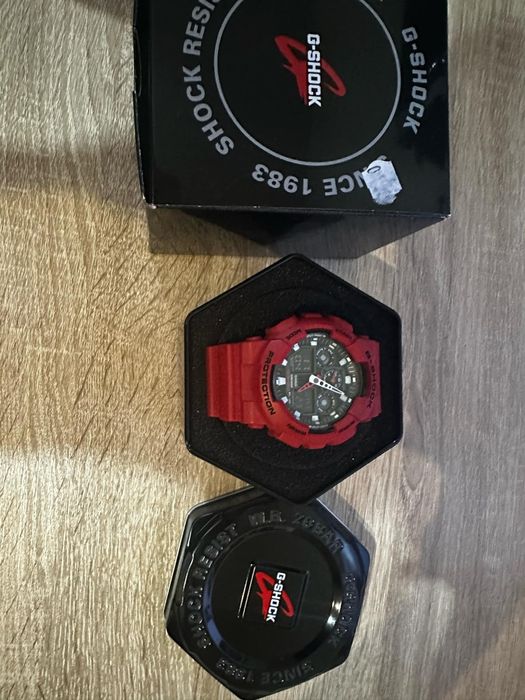 G-SHOCK Casio- Red