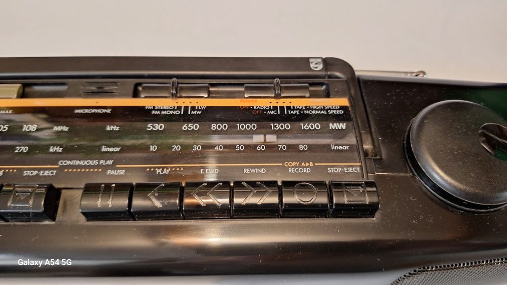 Vechi radiocasetofon dublu Philips