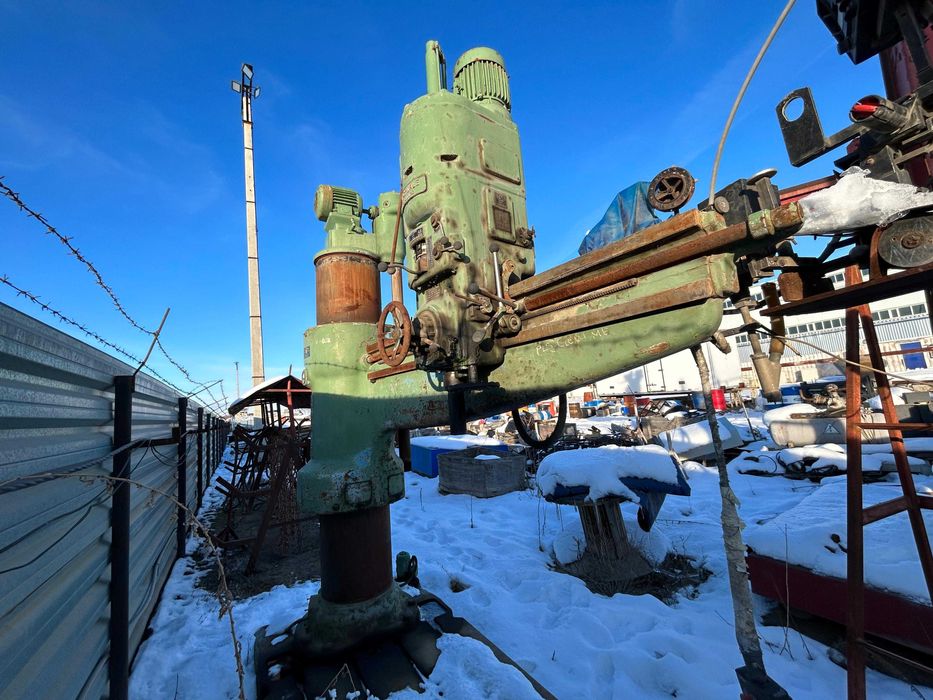 Радиально-сверлильный станок