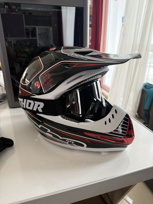 Hebo Carbon Motocross карбонова каска 1100г за крос Xl-61
