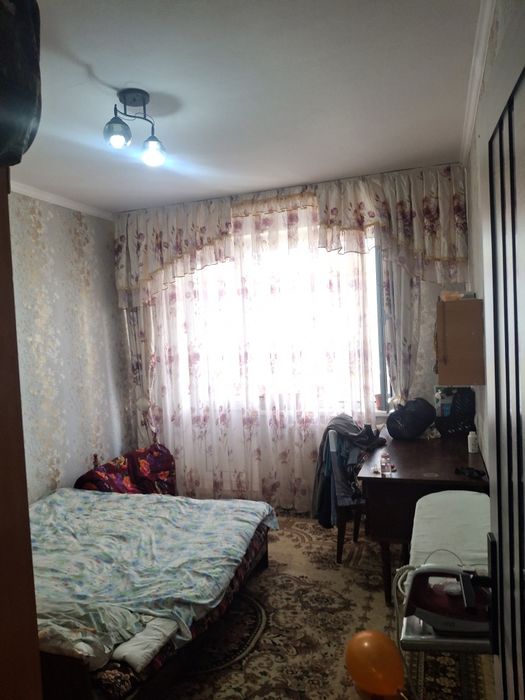 Sotiladi 11-maktab  yonida joylashgan 3 xonali kvartira