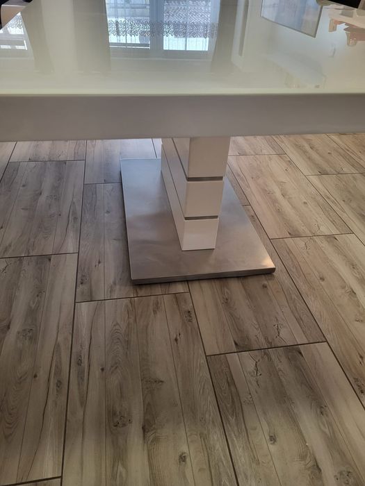 Masă de dining extensibilă, alb lucios, picior central