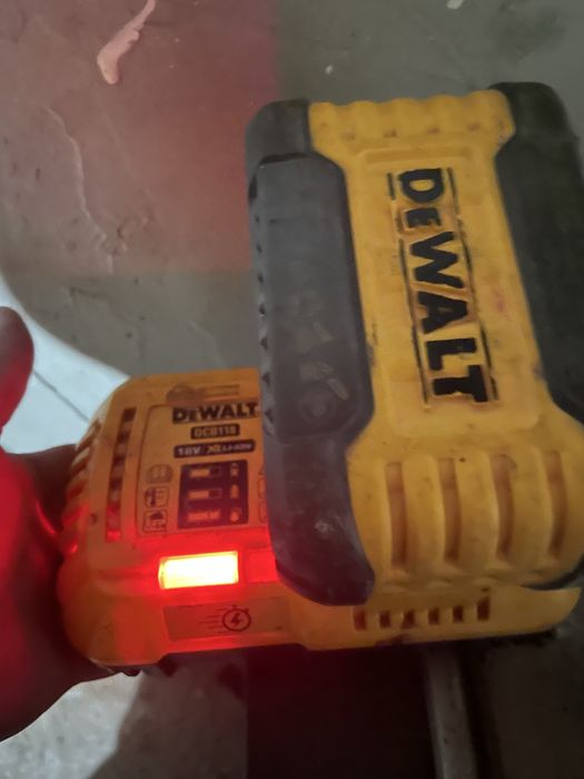 acumulatori Dewalt flex volt 9 ah
