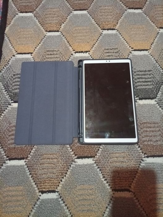 Планшет сотилади