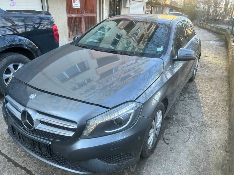 Mercedes Benz кола