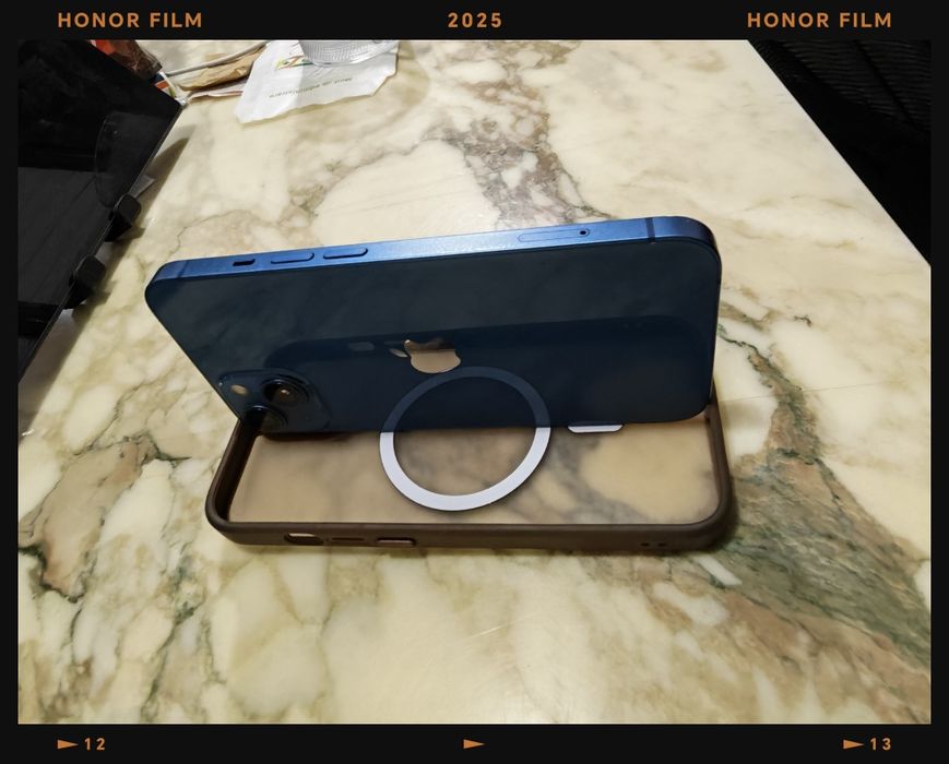 Vând iPhone 13 , 128 g