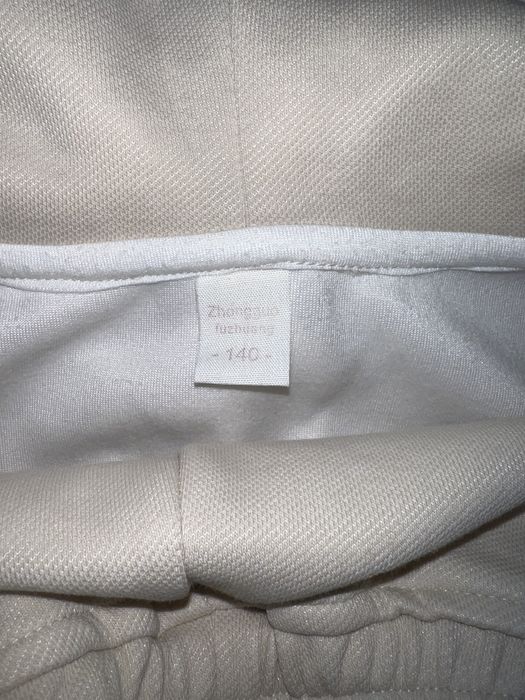 Костюм бежевый размер 130