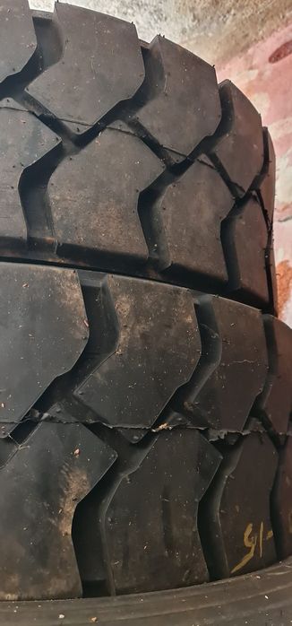 Anvelope 300-15 si 8.5 17.5 si 7.50-16