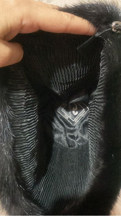 Шапка норковая продается.срочно.