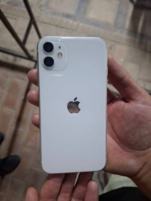iPhone 11 (White) * 85%