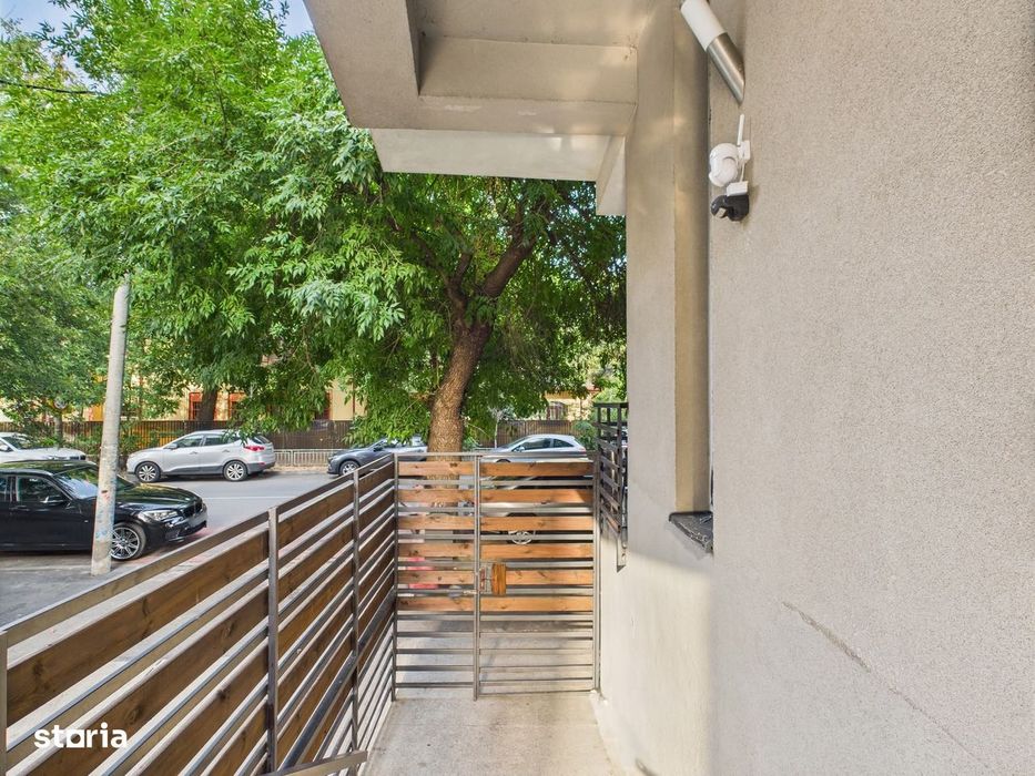 Ap de lux 3 camere, Pajura-Damaroaia,bloc boutique,cu terasa generoasa