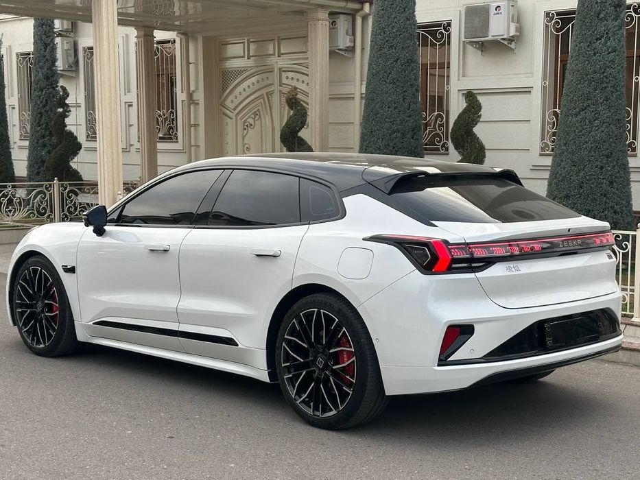 Zeekr 001 we 2024