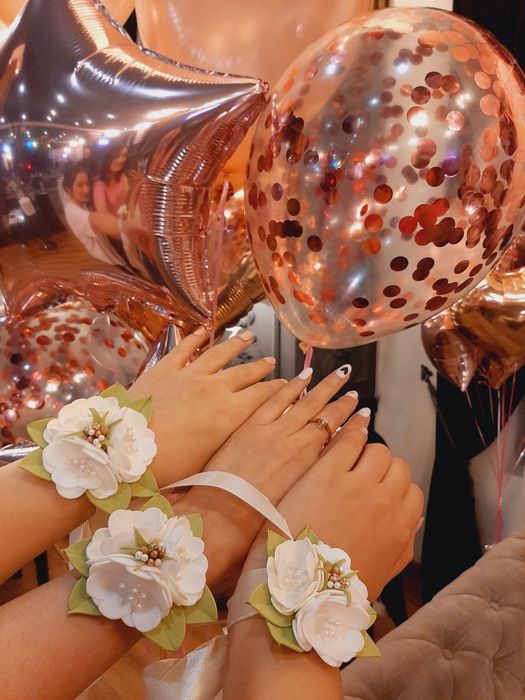 Бутоньерки (браслеты)