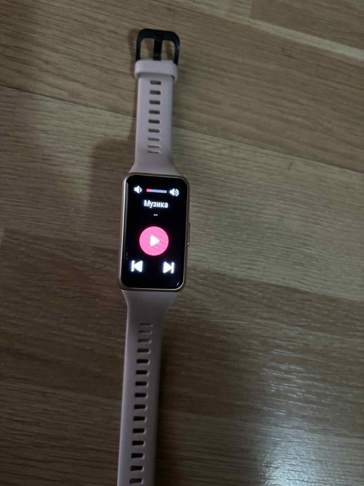 Фитнес гривна Huawei band 6