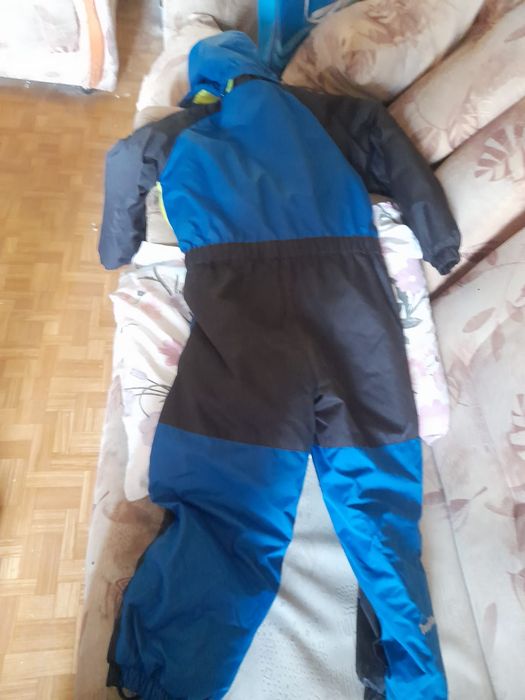 Продам комбинезон детский