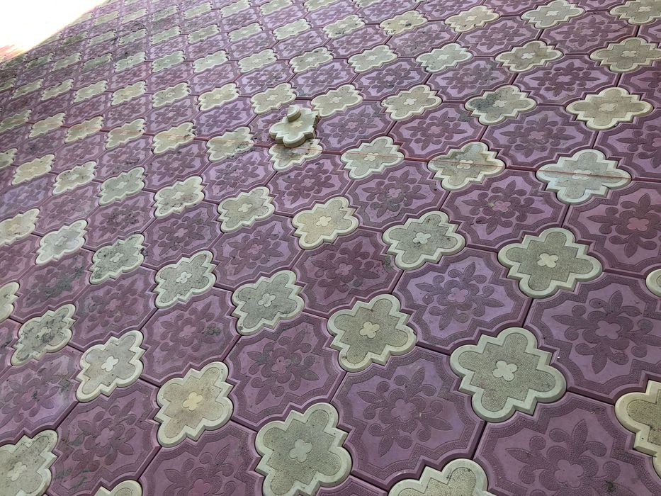 Fabrica de pavaje, dale, borduri, coama de gard pentru gradina