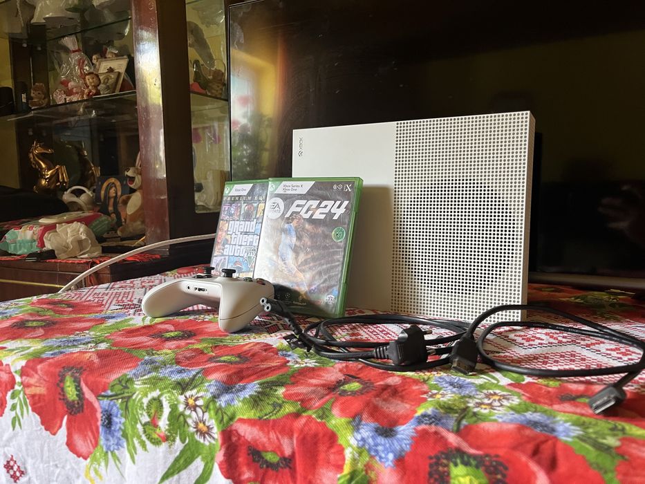 Xbox One S + FC24 + GTA 5 + Controller | Merge perfect