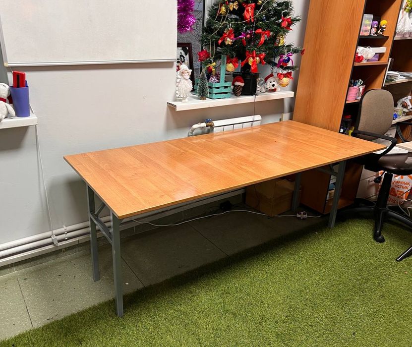 Столы складные (3 штуки)