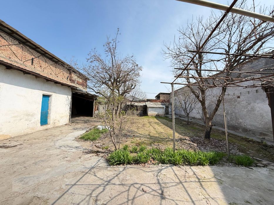 Мирабадский район.продается участок 5.7 соток. Под застройку