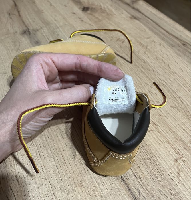 Чисто нови детски обувки / буйки на марката Timberland от набук