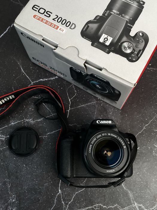 Зеркальный фотоаппапат Canon 2000d