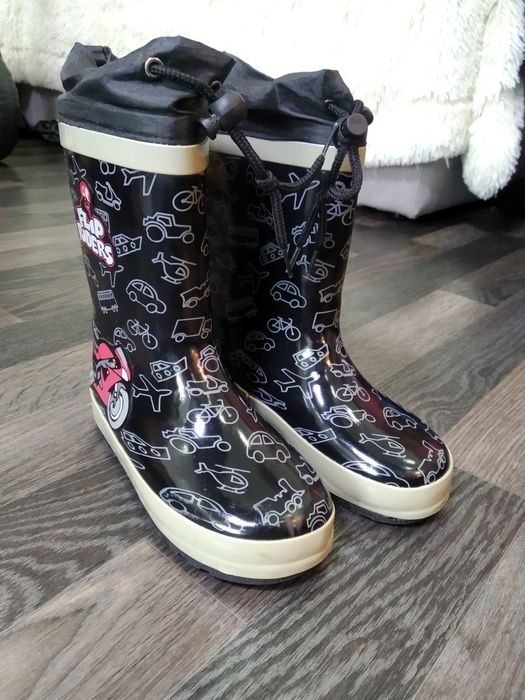 Продам сапоги на мальчика