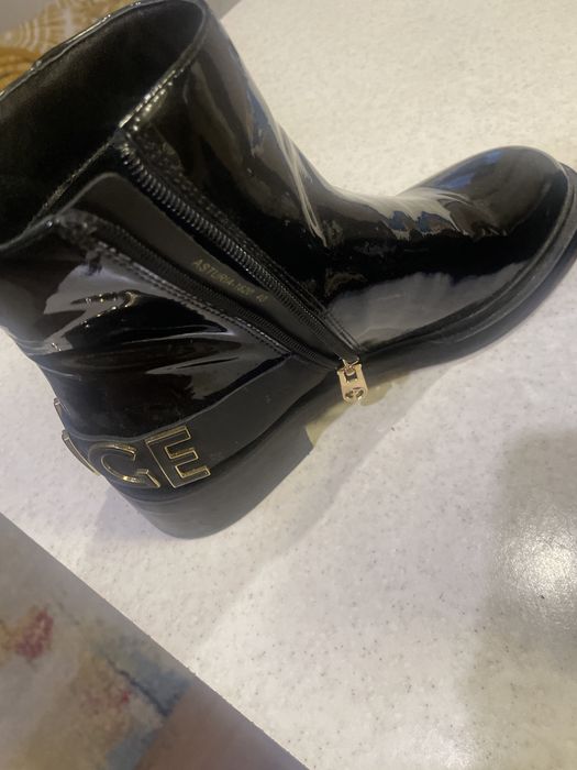 Боти 40 номер естествен лак