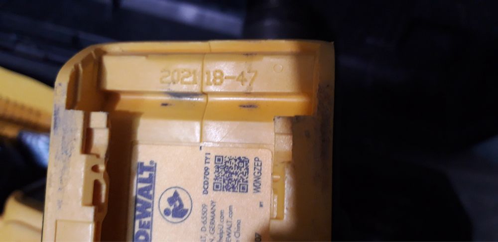 Ударен винтоверт DEWALT DCD 709.