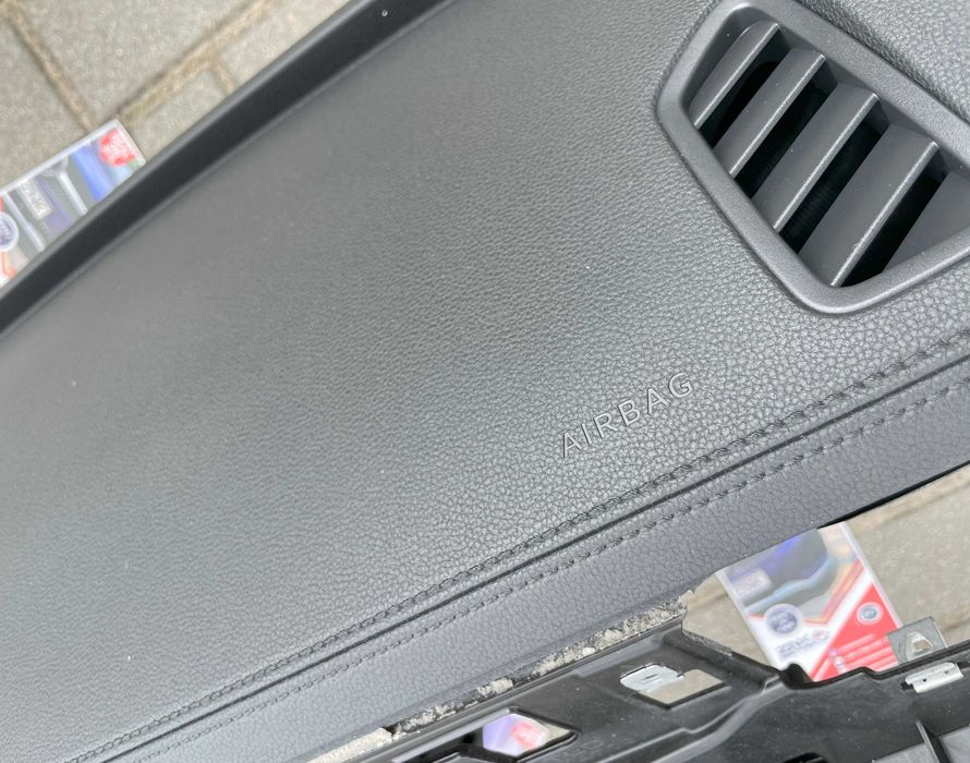 VW Passat B9 3J 2025 -  plansa de bord cusatura - kit airbag / centuri