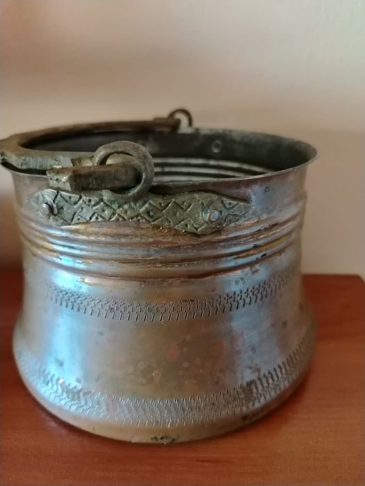 Старо малко котле, бакърче, меден съд,менец,менче