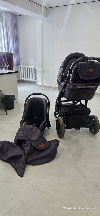 Коляска всесозонная.