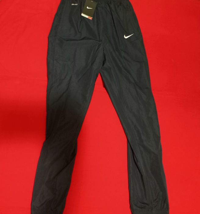 Pantaloni de fâș NIKE, noi cu eticheta (2 bucati)