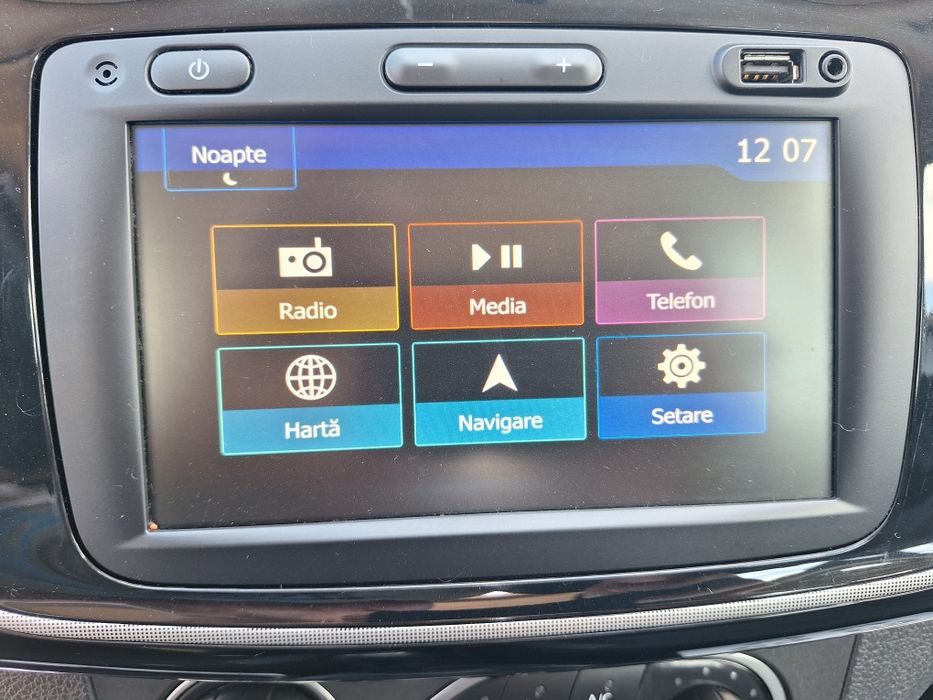 Navigatie dacia originala cu android