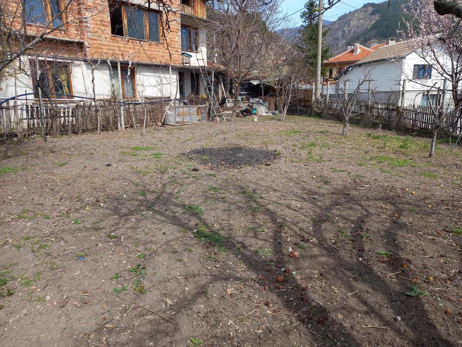 Продава се Къща в Твърдица - 300 кв.м за 221 €/кв.м - Снимка #2