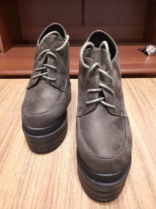 Ботинки на скрытой платформе