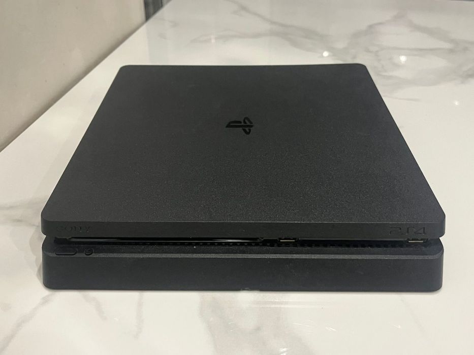 PlayStation 4 (PS4)