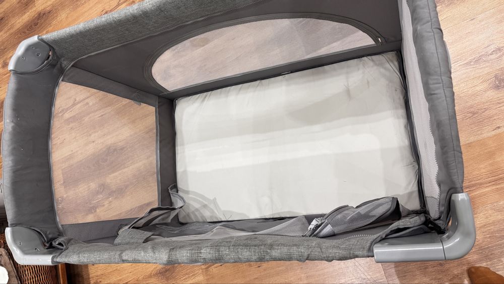 Продаю кровать манеж Joye